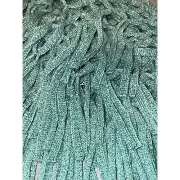 Crochet Fringe Infinity Scarf - Picture 11 of 11